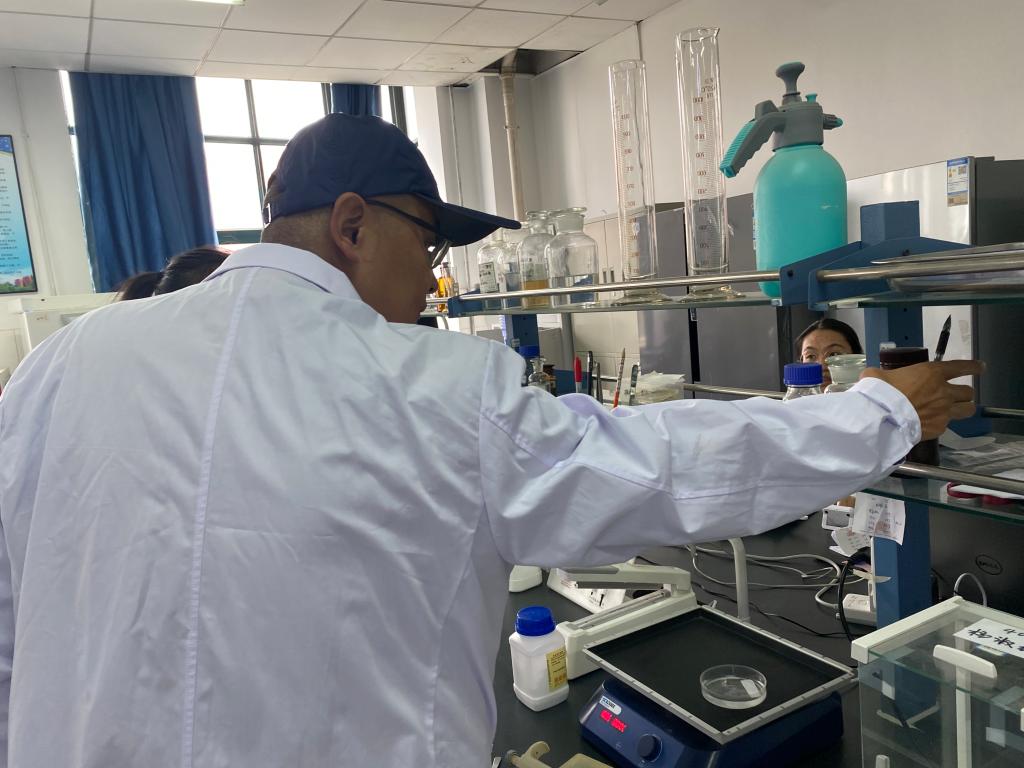 生命学院组织开展中秋节、国庆节前实验室安全大检查